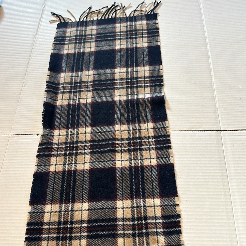 Highland Home Industries 100% pure new wo plaid scarf navy beige maroon white - Picture 7 of 7